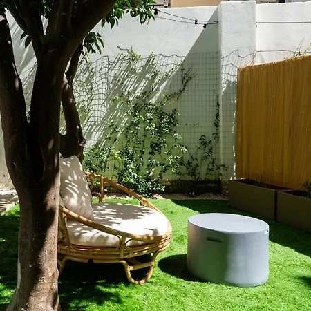 Πανσιόν I Giardini Di Cattaro - History & Comfort